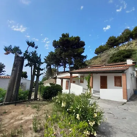 Marina Del Capo Рикади