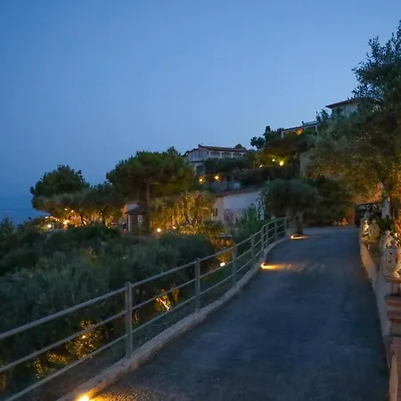 Marina Del Capo База отдыха Рикади