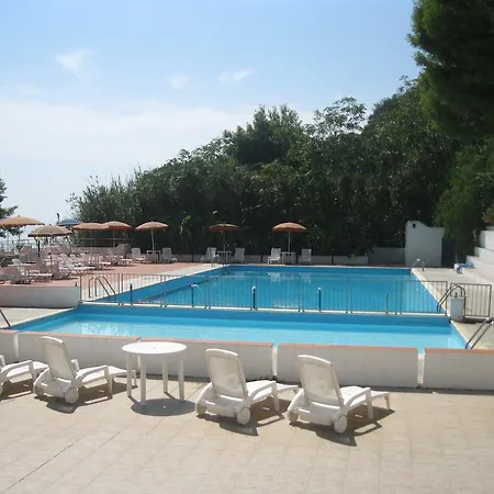 منتزه العطل Marina Del Capo 3*