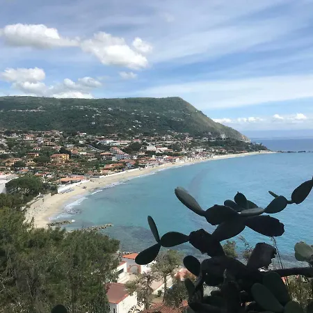 Marina Del Capo База отдыха Рикади