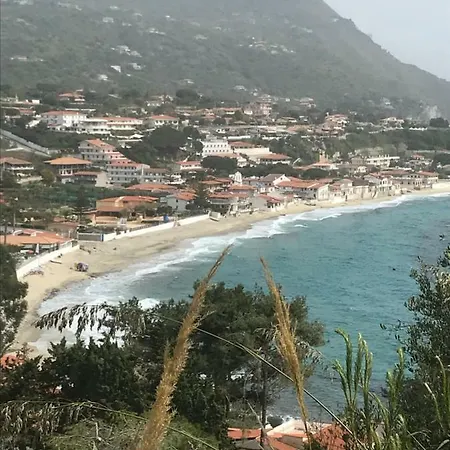Marina Del Capo Рикади
