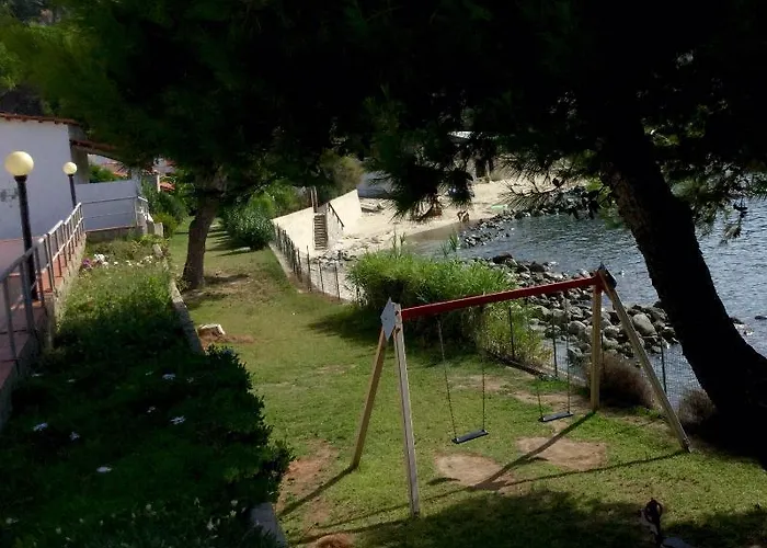 Marina Del Capo 假日公园