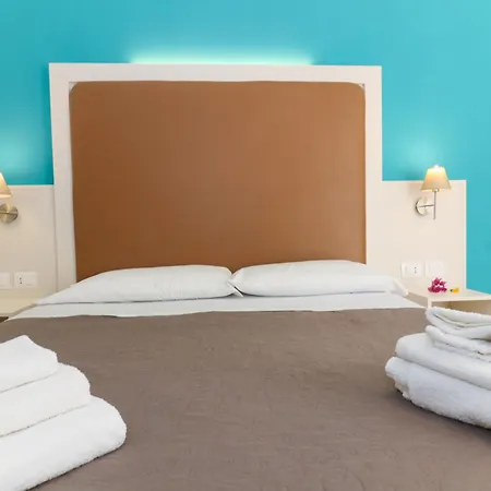 Marina Del Capo Otel