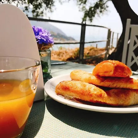 Marina Del Capo Otel 3*