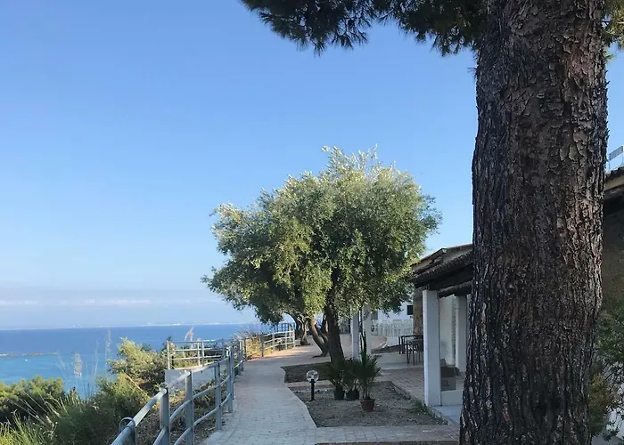 Marina Del Capo Szálloda 3*